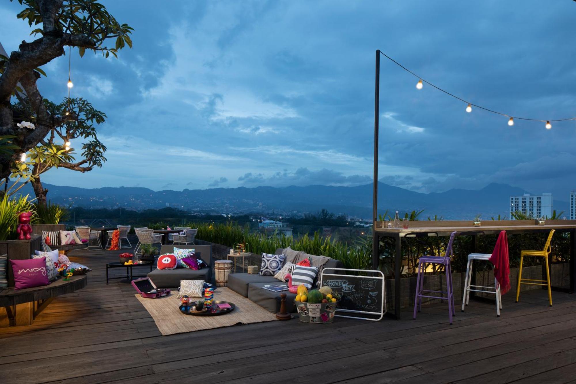 Moxy Bandung Hotell Eksteriør bilde
