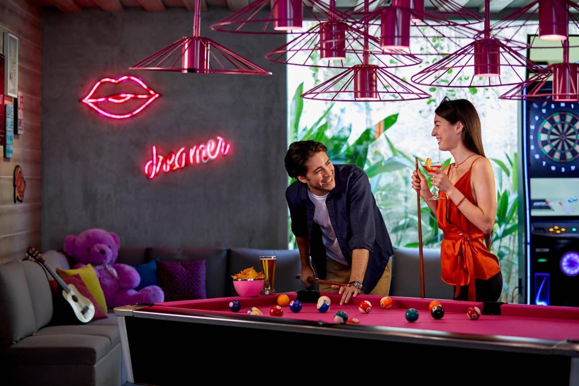 Moxy Bandung Hotell Eksteriør bilde